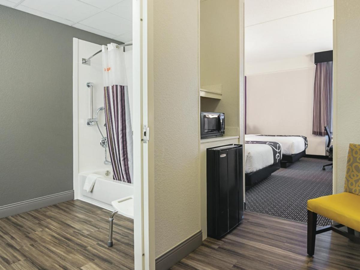Deluxe Queen Room with Two Queen Beds