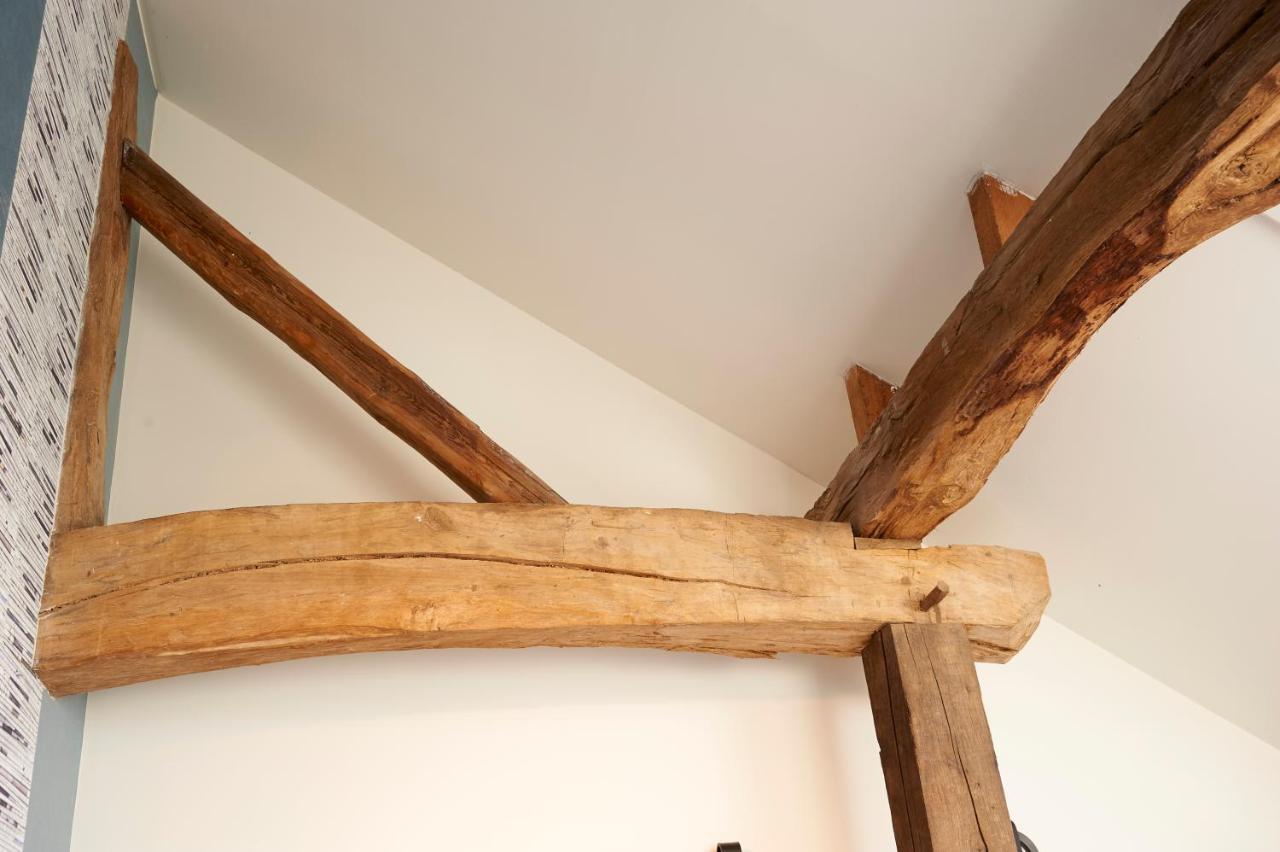 Double Room,1351613887:JPEG