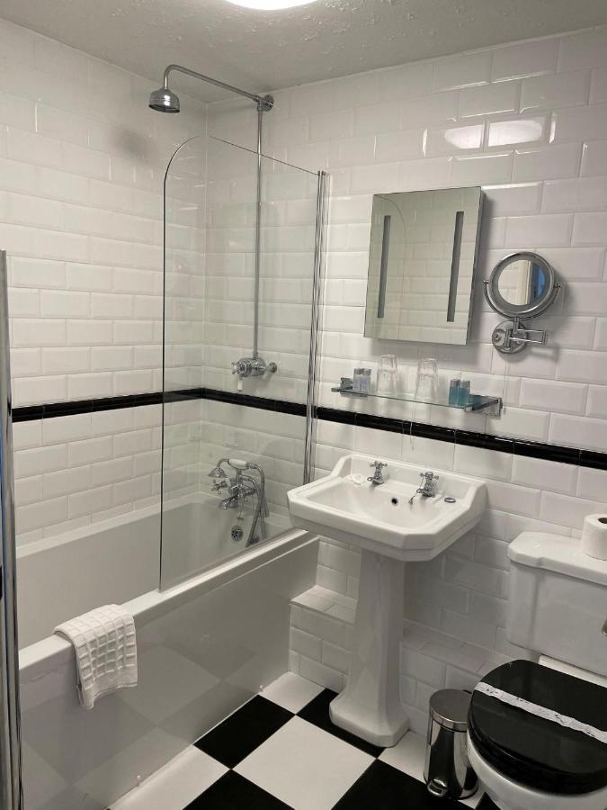 Two-Bedroom Cottage (PET FRIENDLY)