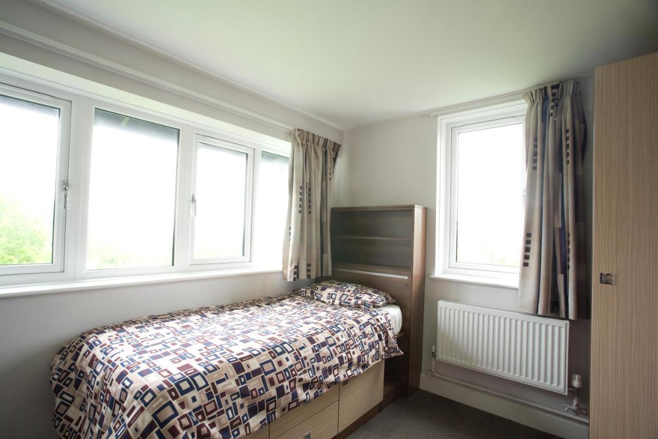 Single Ensuite Room