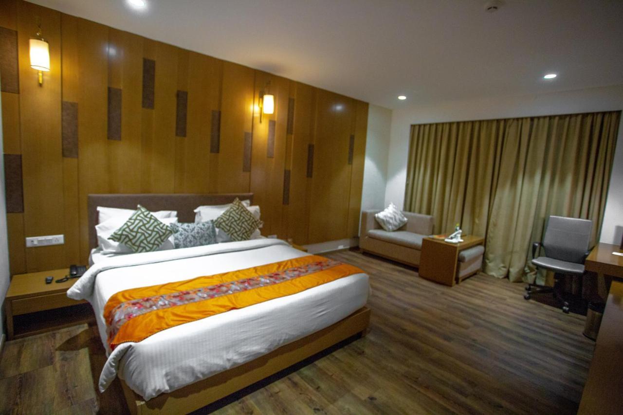 Standard King Room