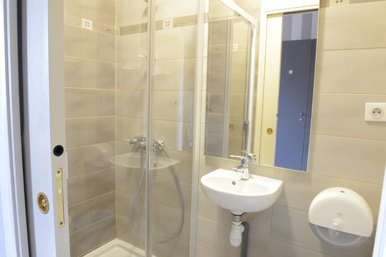 Chambre Familiale avec Salle de Bains Privative