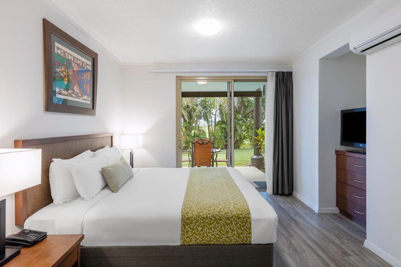 One-Bedroom Room with Garden View