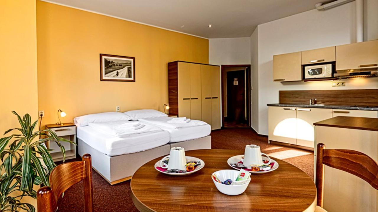 Double or Twin Room,1041187663:JPEG
