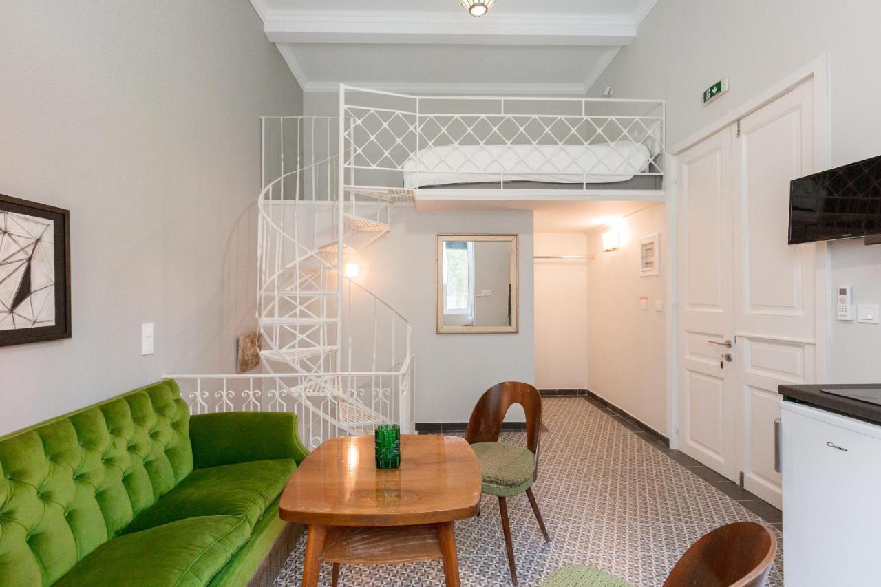 Emerald Three-Level Apartment