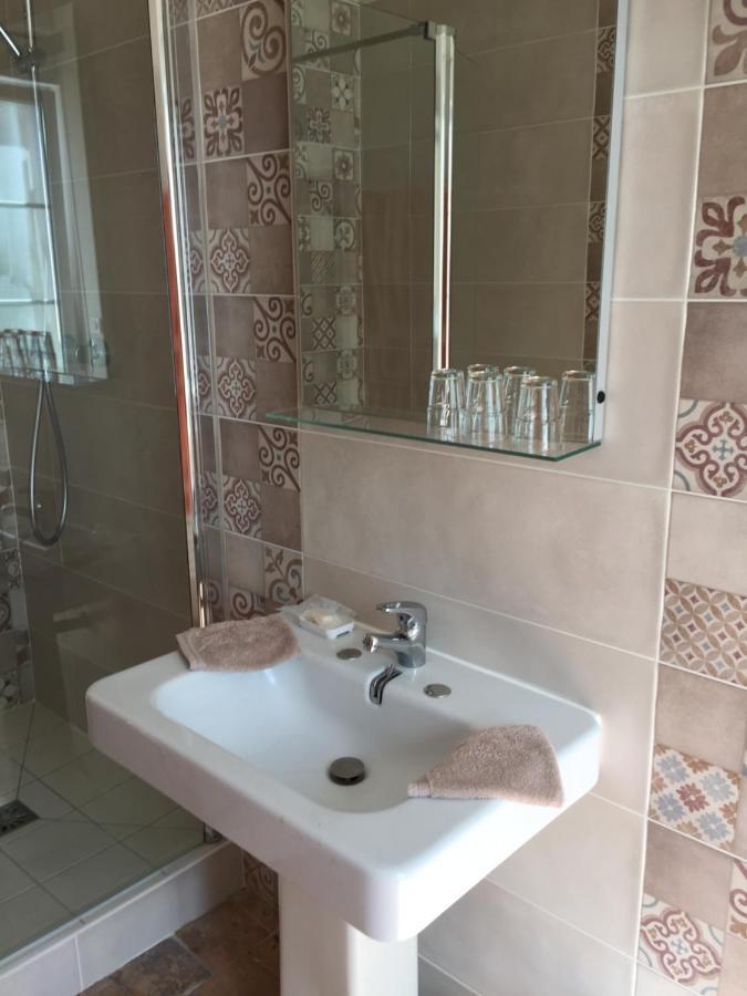 Chambre Deluxe (2 Adultes + 1 Enfant)