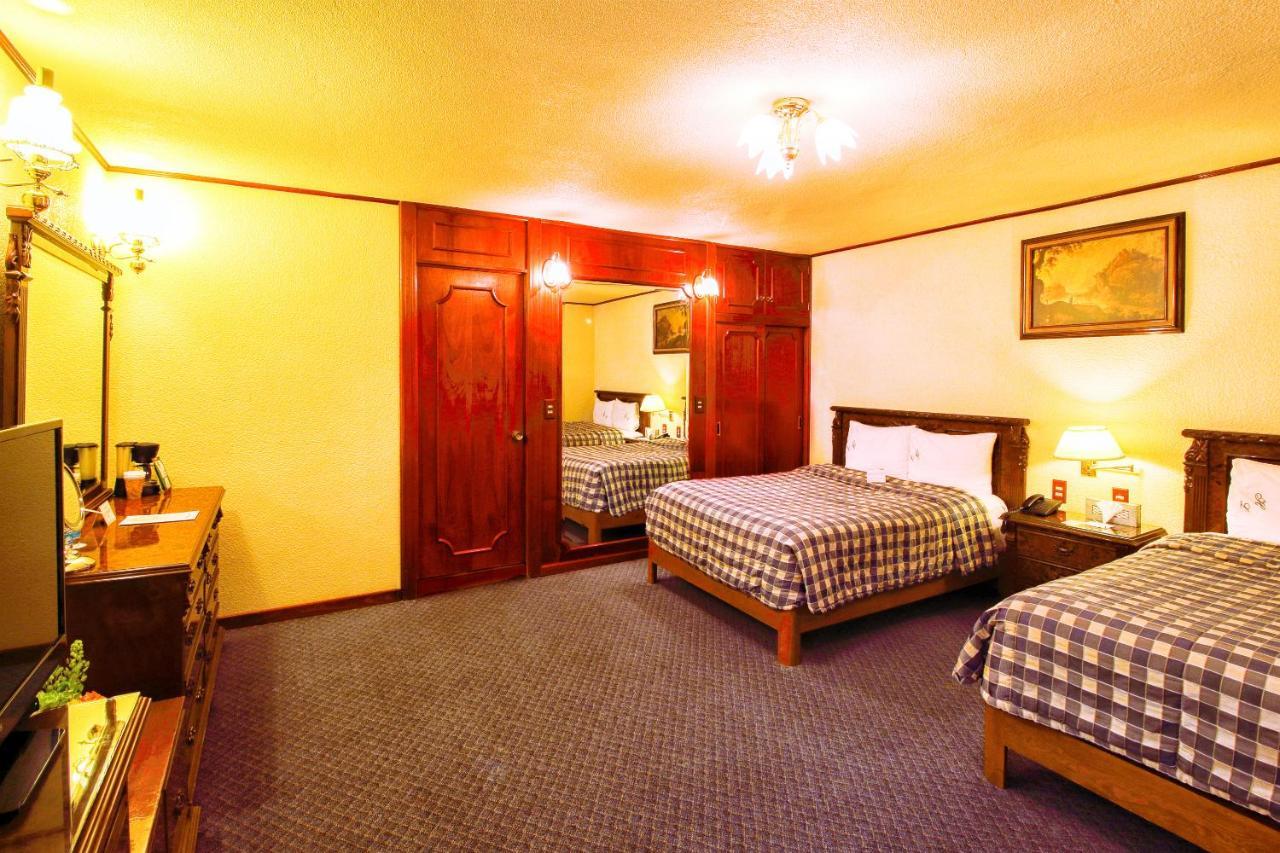 Master Suite (8 Adults)