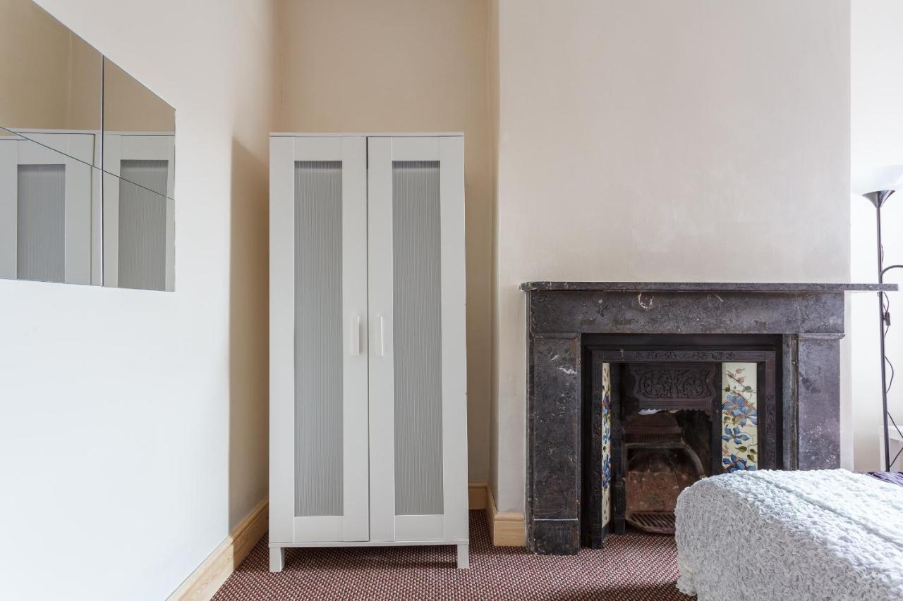 Twin Room with Private Bathroom