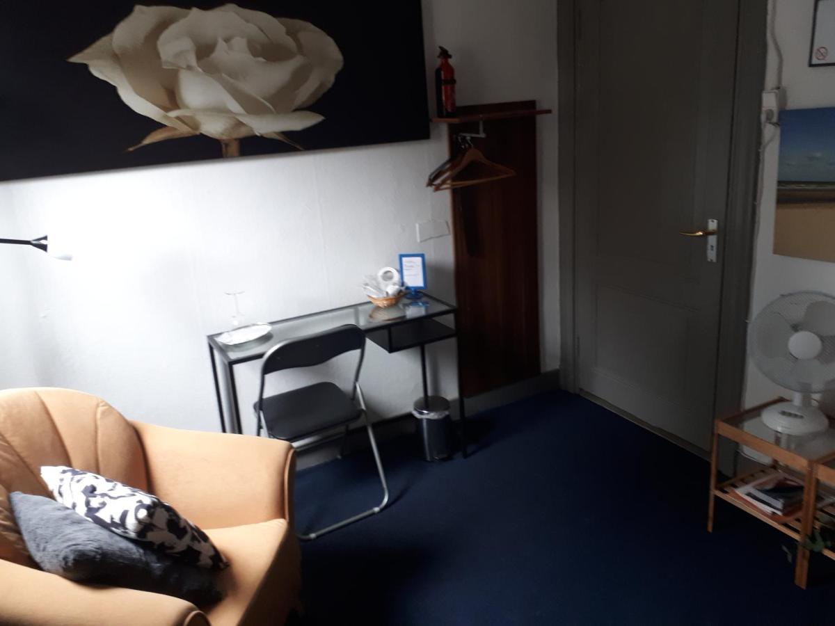 Single Room Shared Shower Toilet