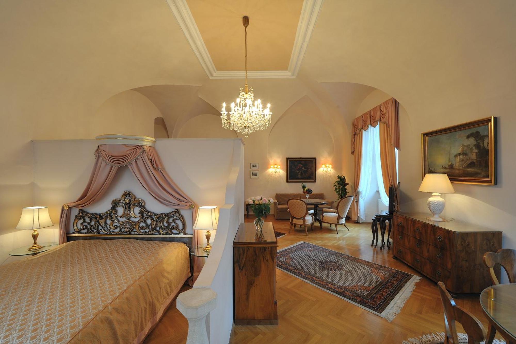 Corner Suite