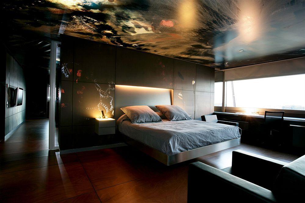 Executive Suite with Executive Lounge Access
