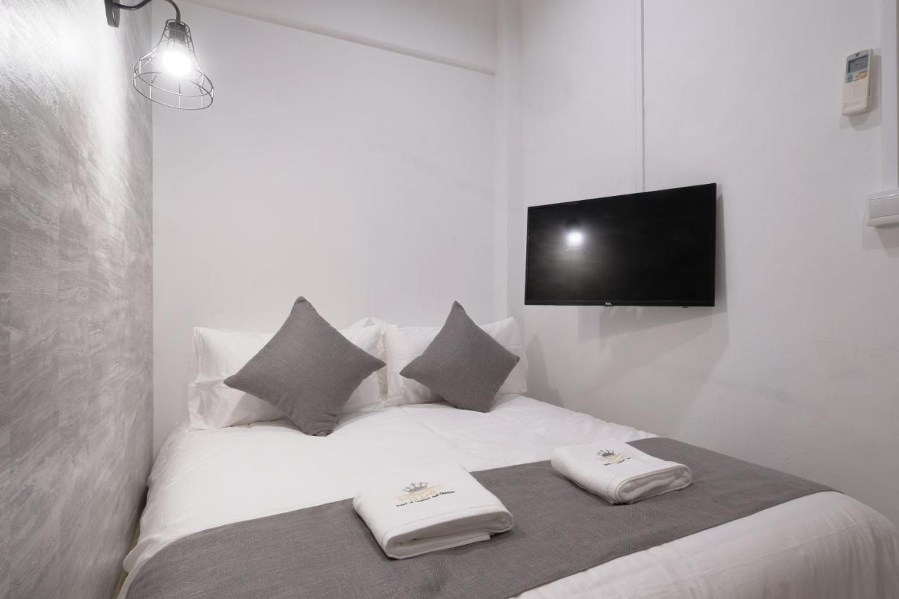 Kamar Deluxe Double Tanpa Jendela