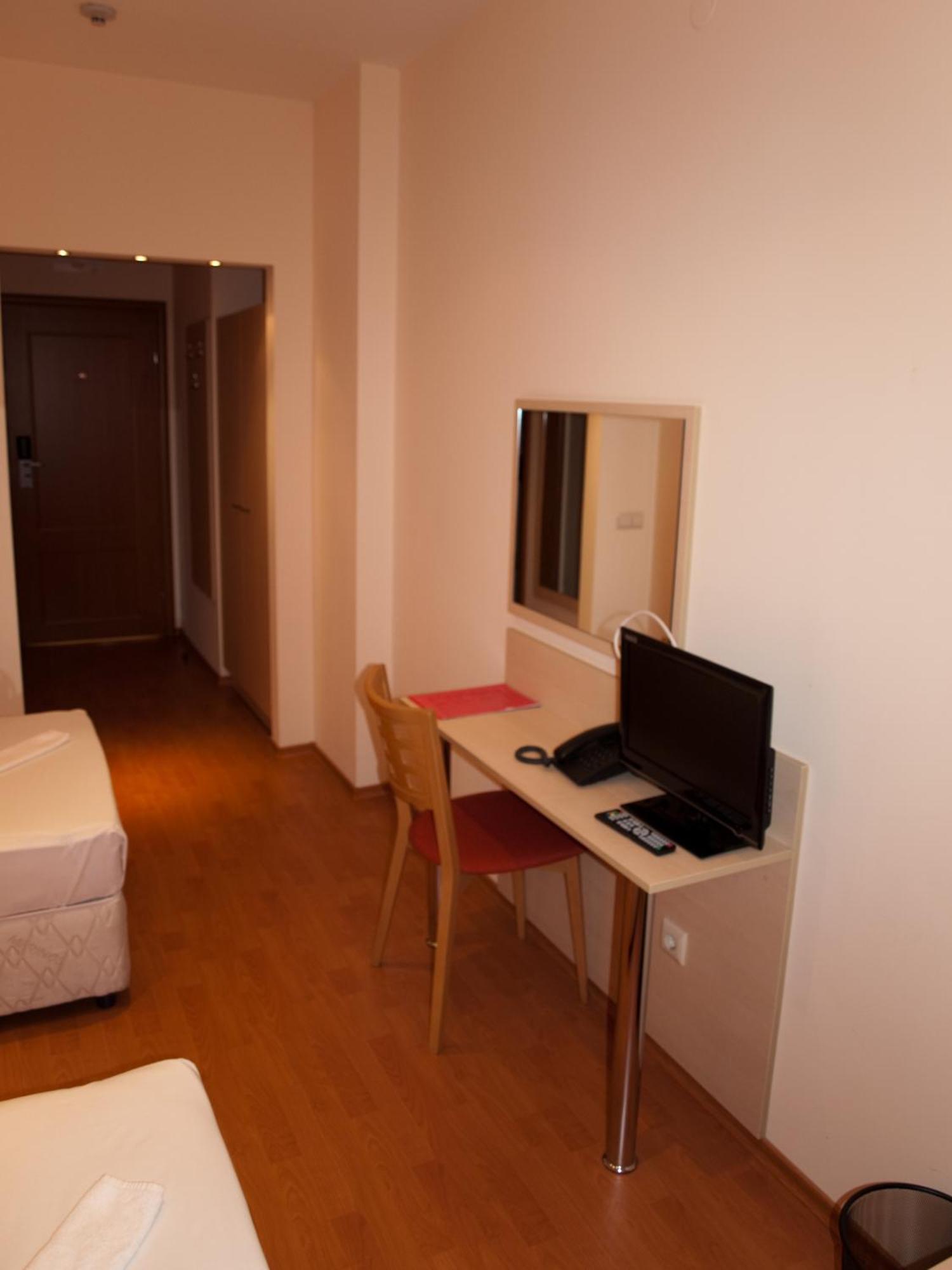 Standard Double Room Secured,586219647:JPEG