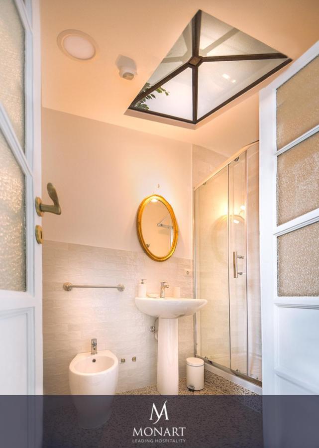 Deluxe King Room with Balcony