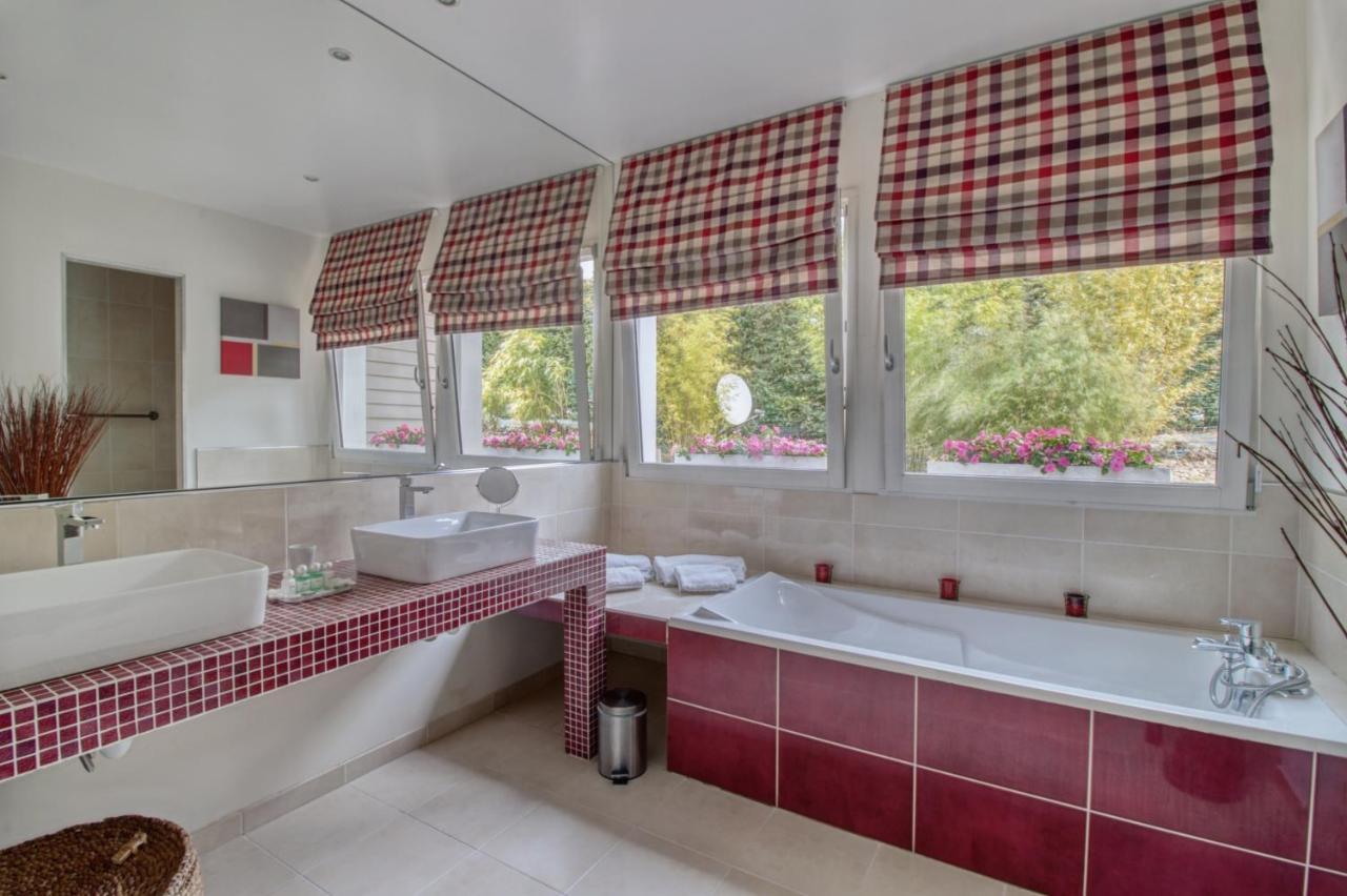 King Room Garden View