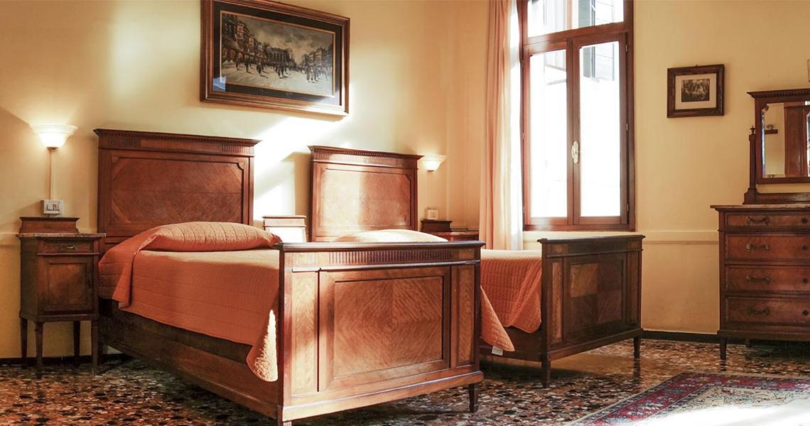 Twin Room with Private Bathroom