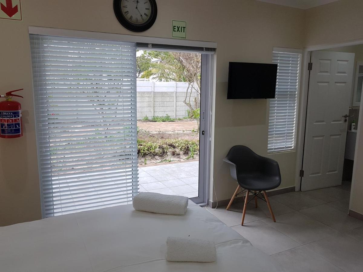 Queen Room with Garden View