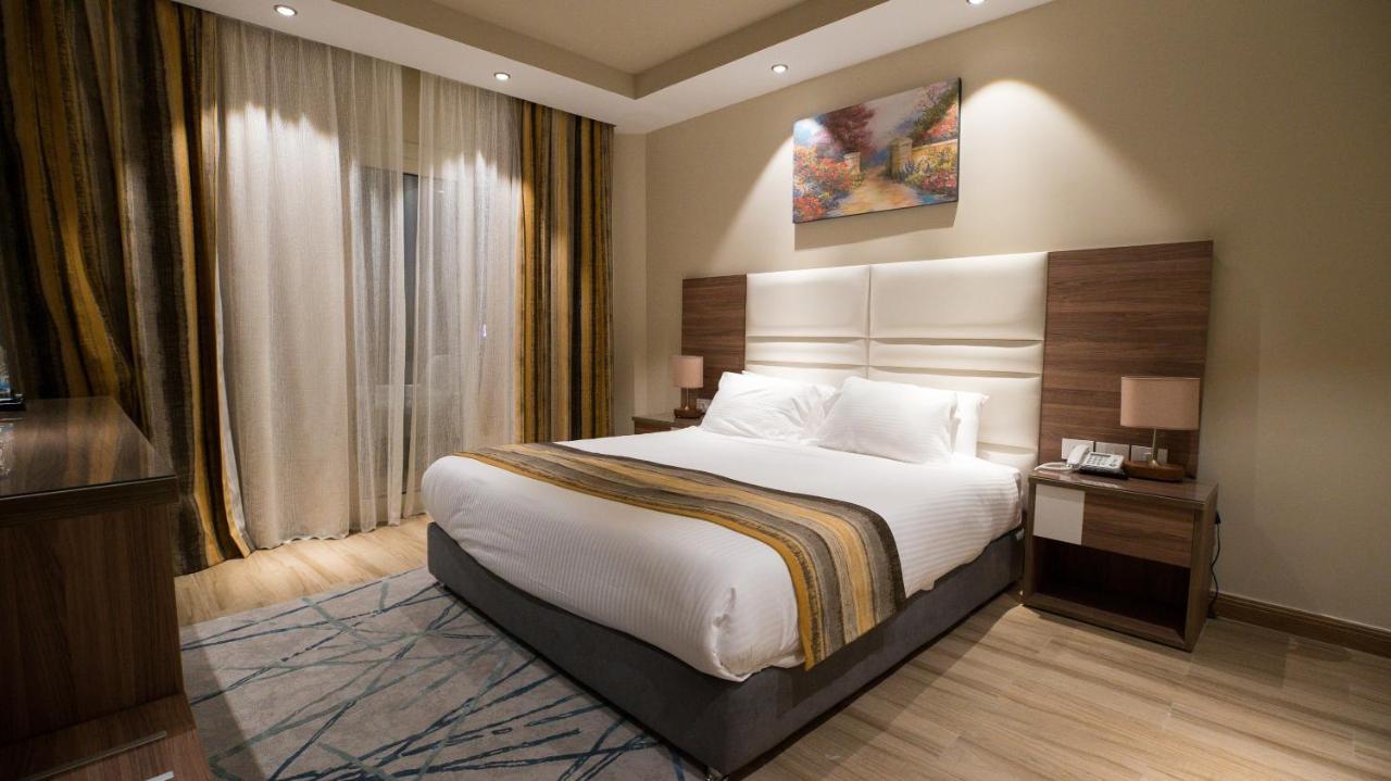 Double or Twin Room with Side Sea View