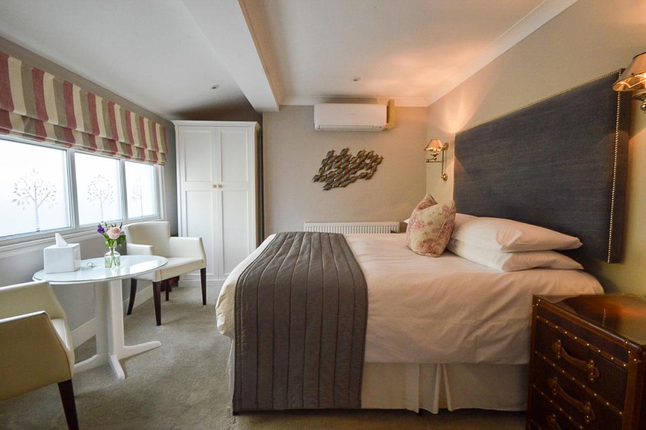 Twin Room with Private Bathroom