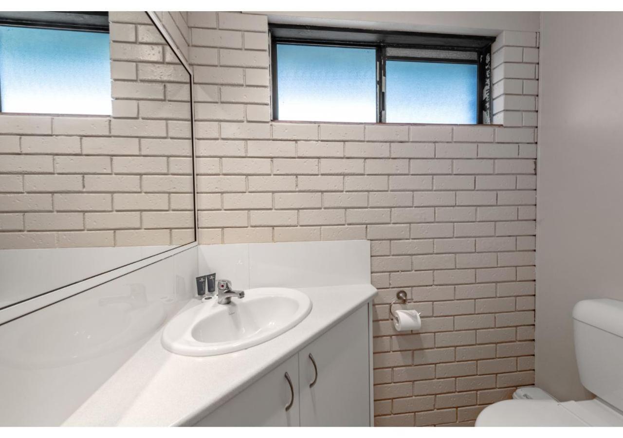 Standard Motel Room - Sleeps 4