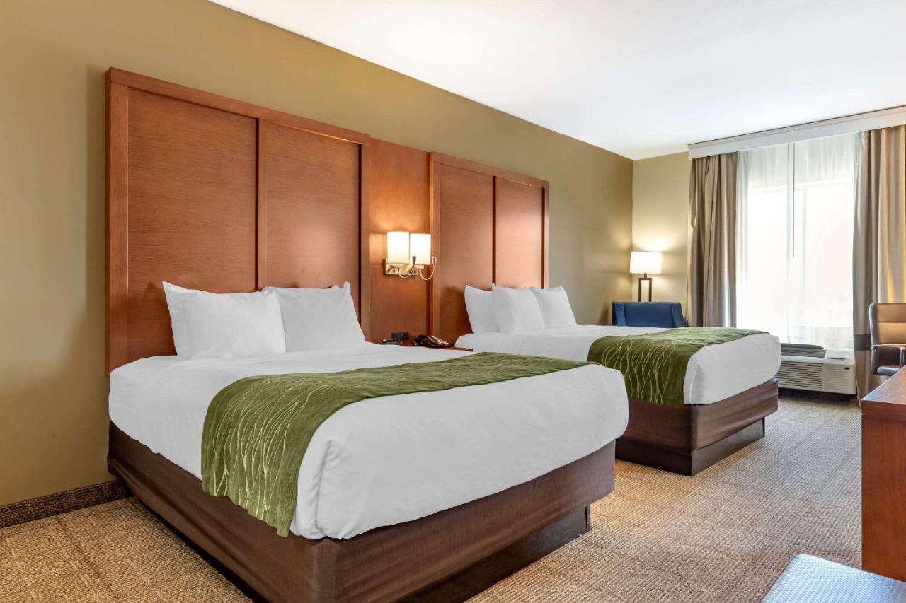 Queen Room with Two Queen Beds - Non-Smoking
