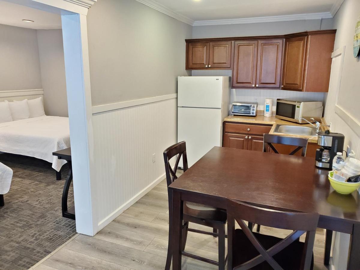 2 Queen Beds Jr Suite Non-Smoking