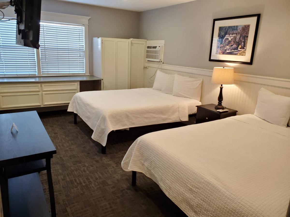 2 Queen Beds Jr Suite Non-Smoking