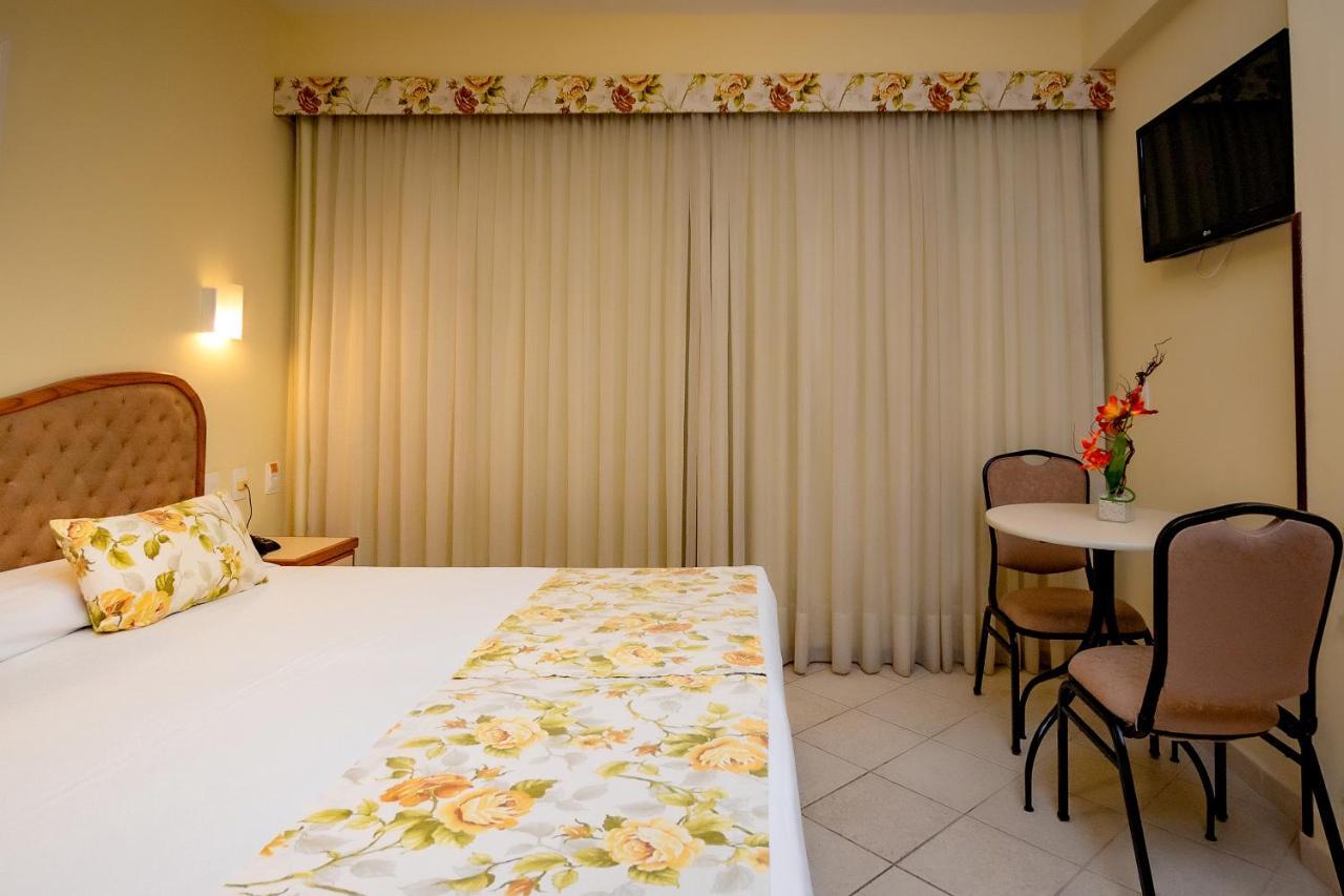 Deluxe Double Room with Side Sea View
