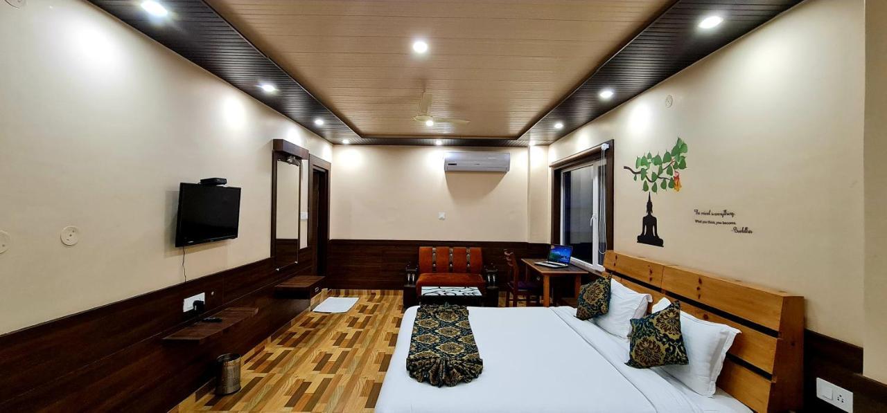 King Room with Mountain View