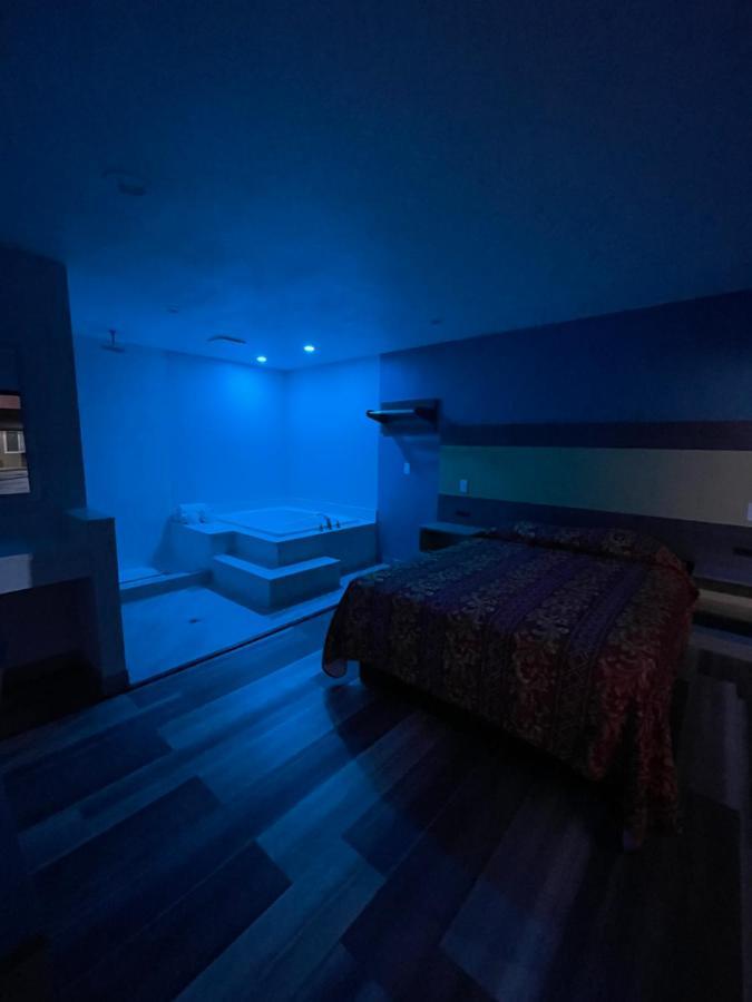 Deluxe Suite with Spa Bath