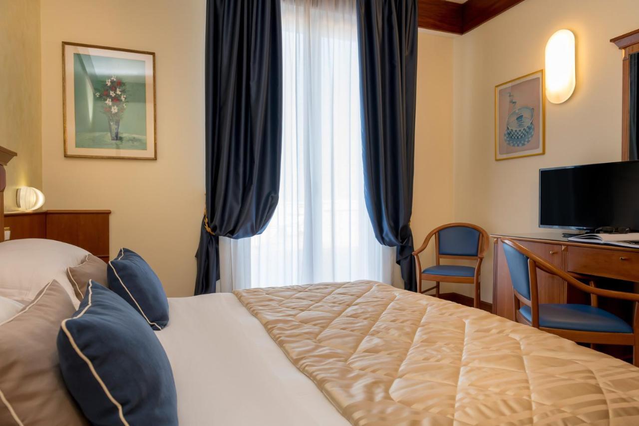 Triple Room with Terrace