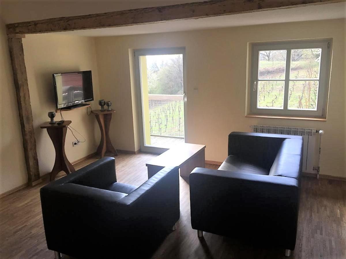 Apartment mit 2 Schlafzimmern und Balkon