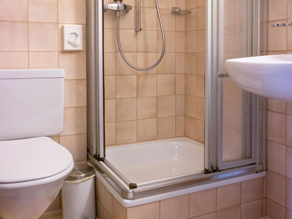 Small Single Room