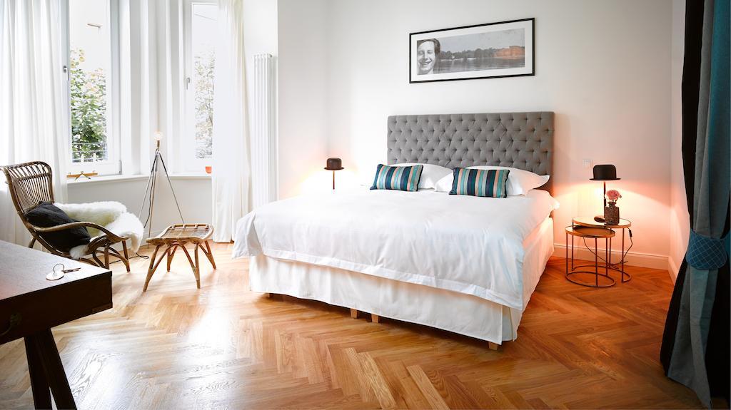 One-Bedroom Apartment with Balcony - 1,106984815:JPEG
