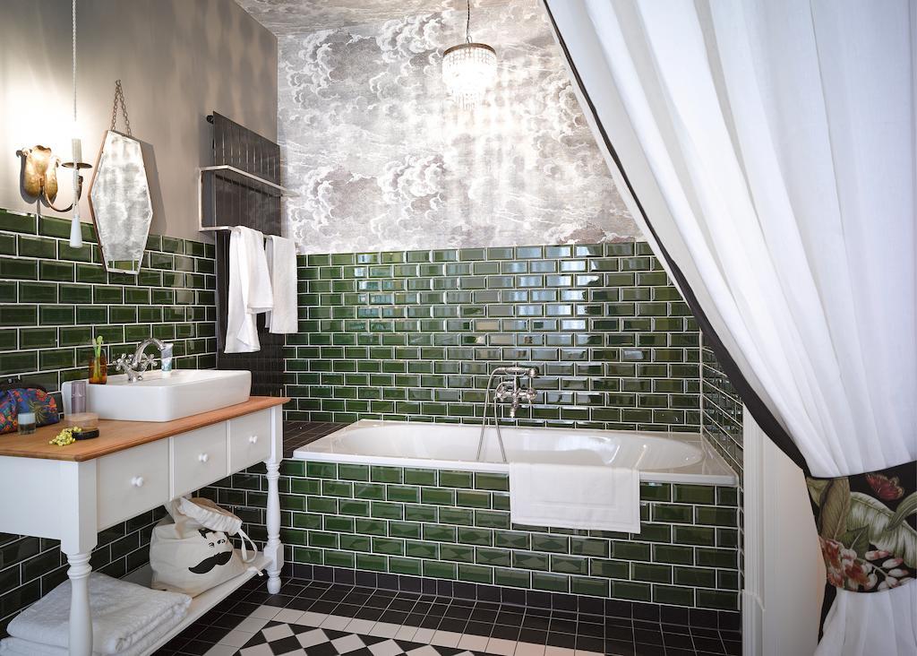 One-Bedroom Apartment with Balcony - 2B,224684324:JPEG
