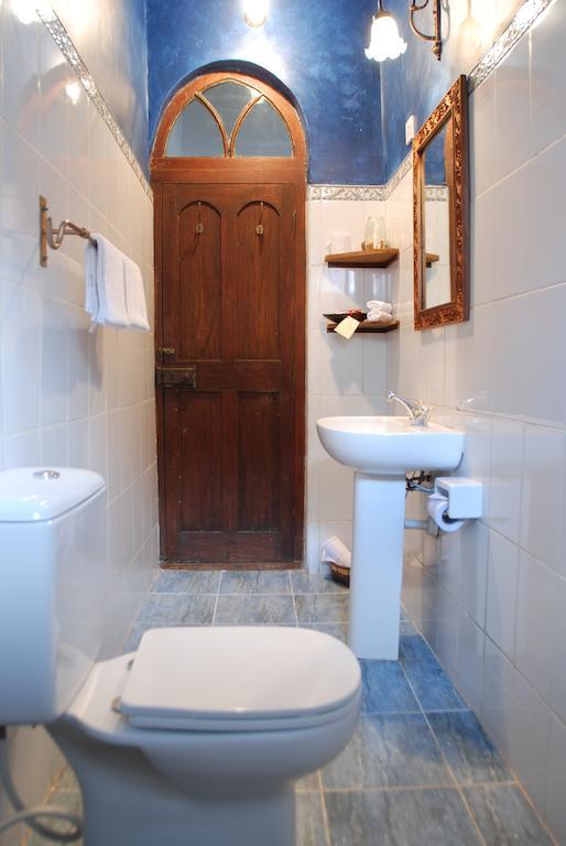 Double Room with Private External Bathroom,107012676:JPEG