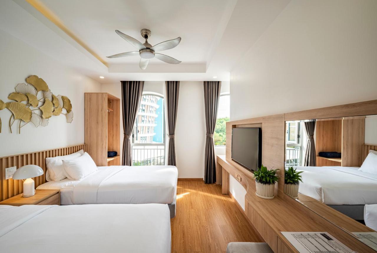 Deluxe Twin Room with City View