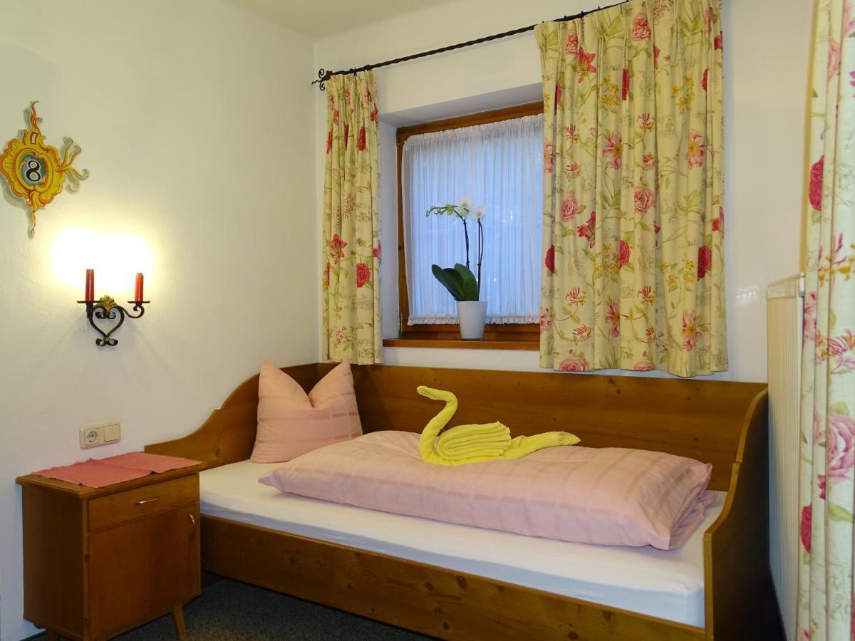 Single Room,1082561833:JPEG