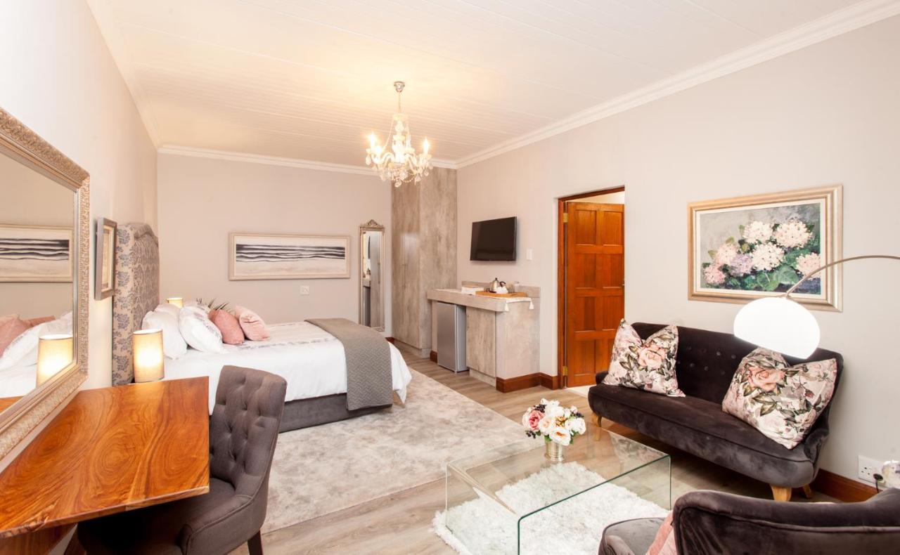 Premier Queen Room