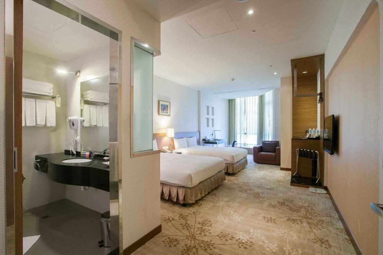 Deluxe Quadruple Room,1063341304:JPEG