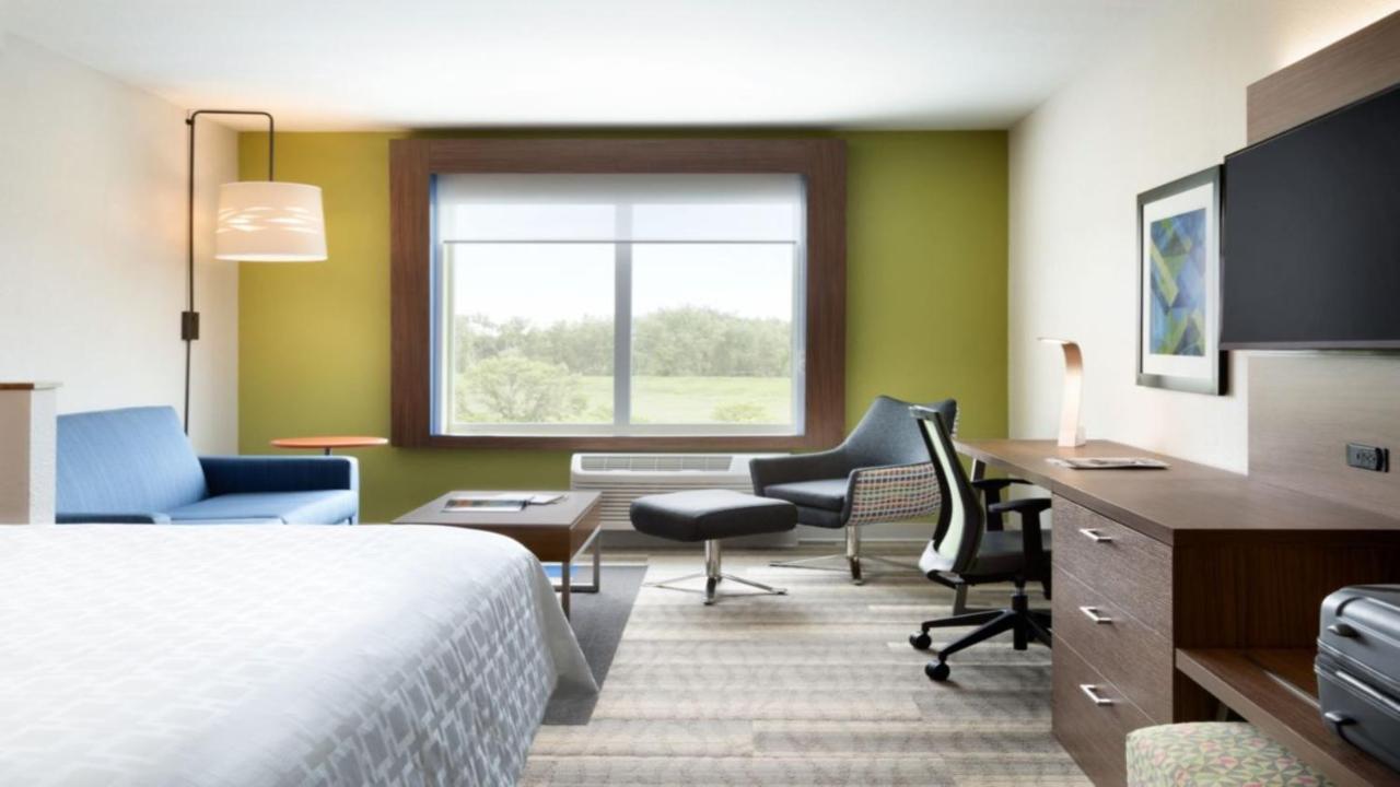 King Suite with Sofa Bed - Non-Smoking