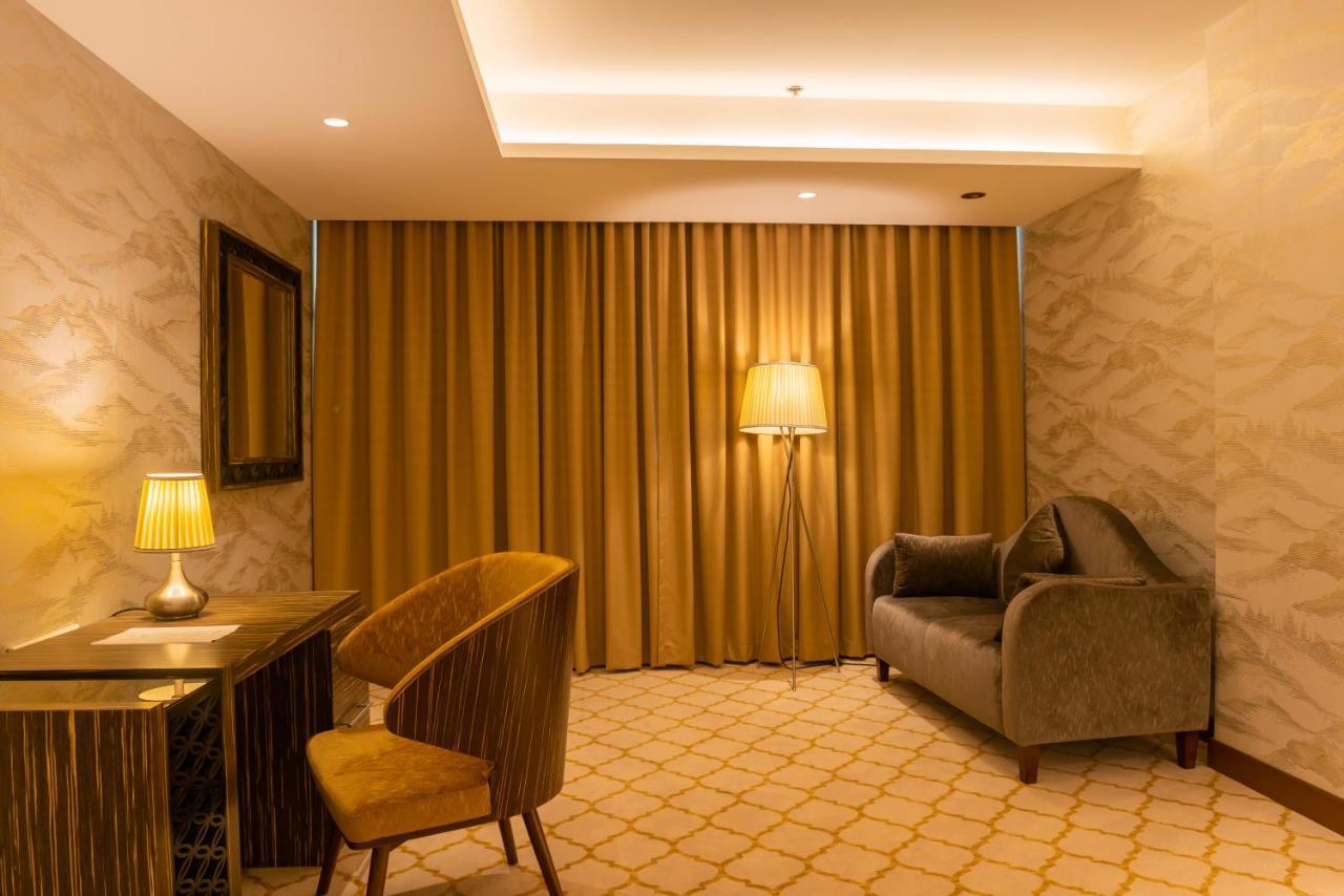 Standard Double Suite