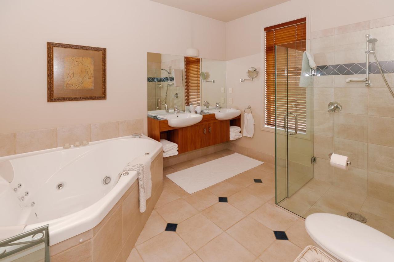 King Suite with Spa Bath