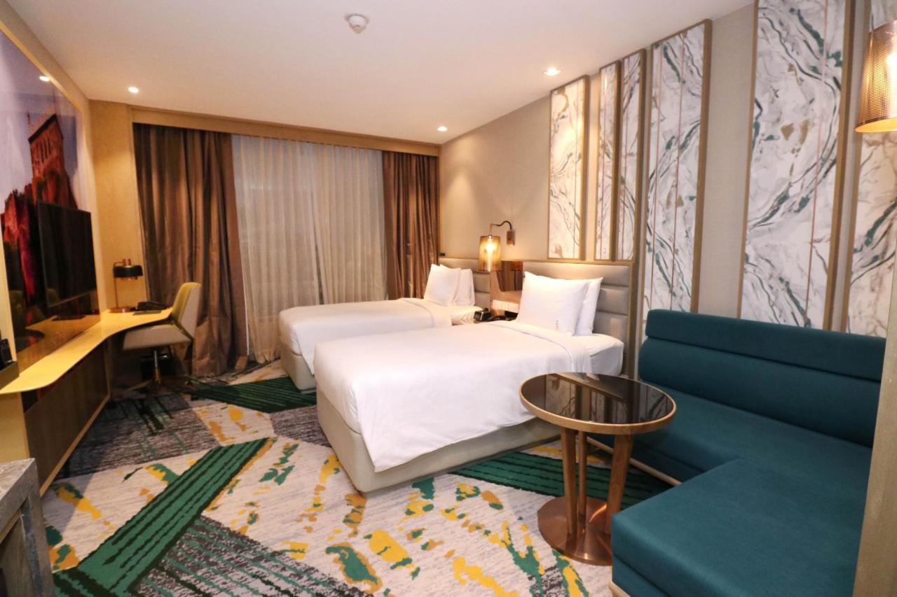 Standard Room with Two Single Beds with 20% discount on Food And Soft Beverages and Laundry