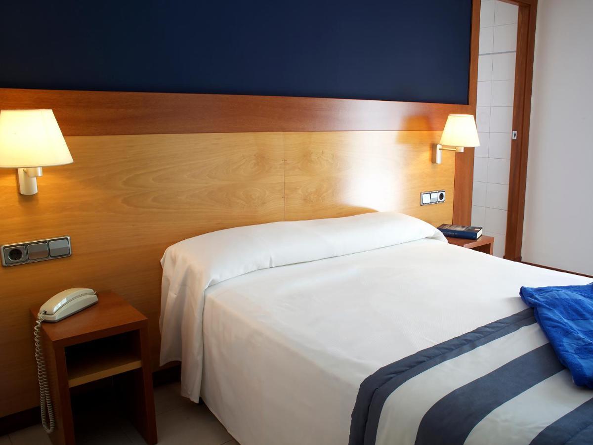 Chambre Simple Basique Sans Balcon