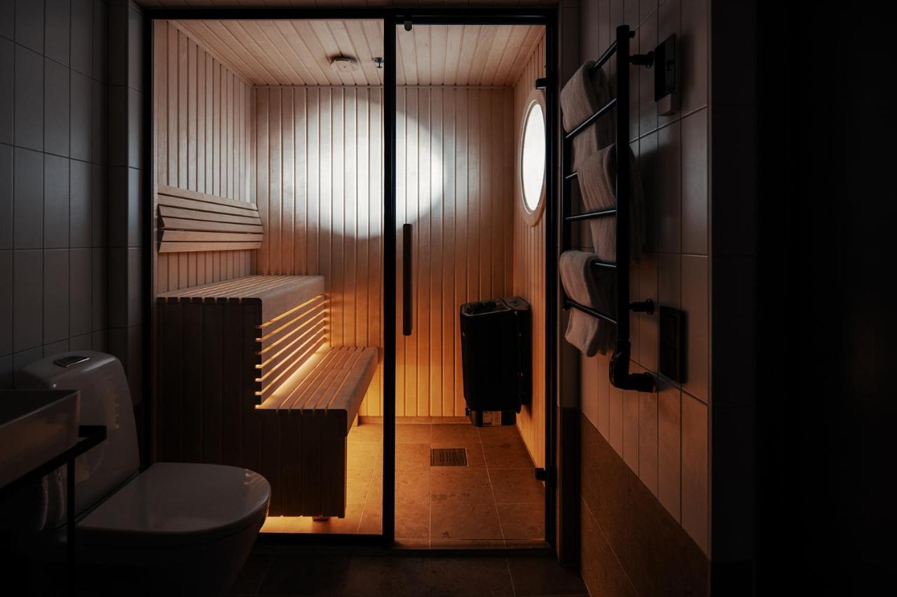 Large Double Room,1689889748:JPEG