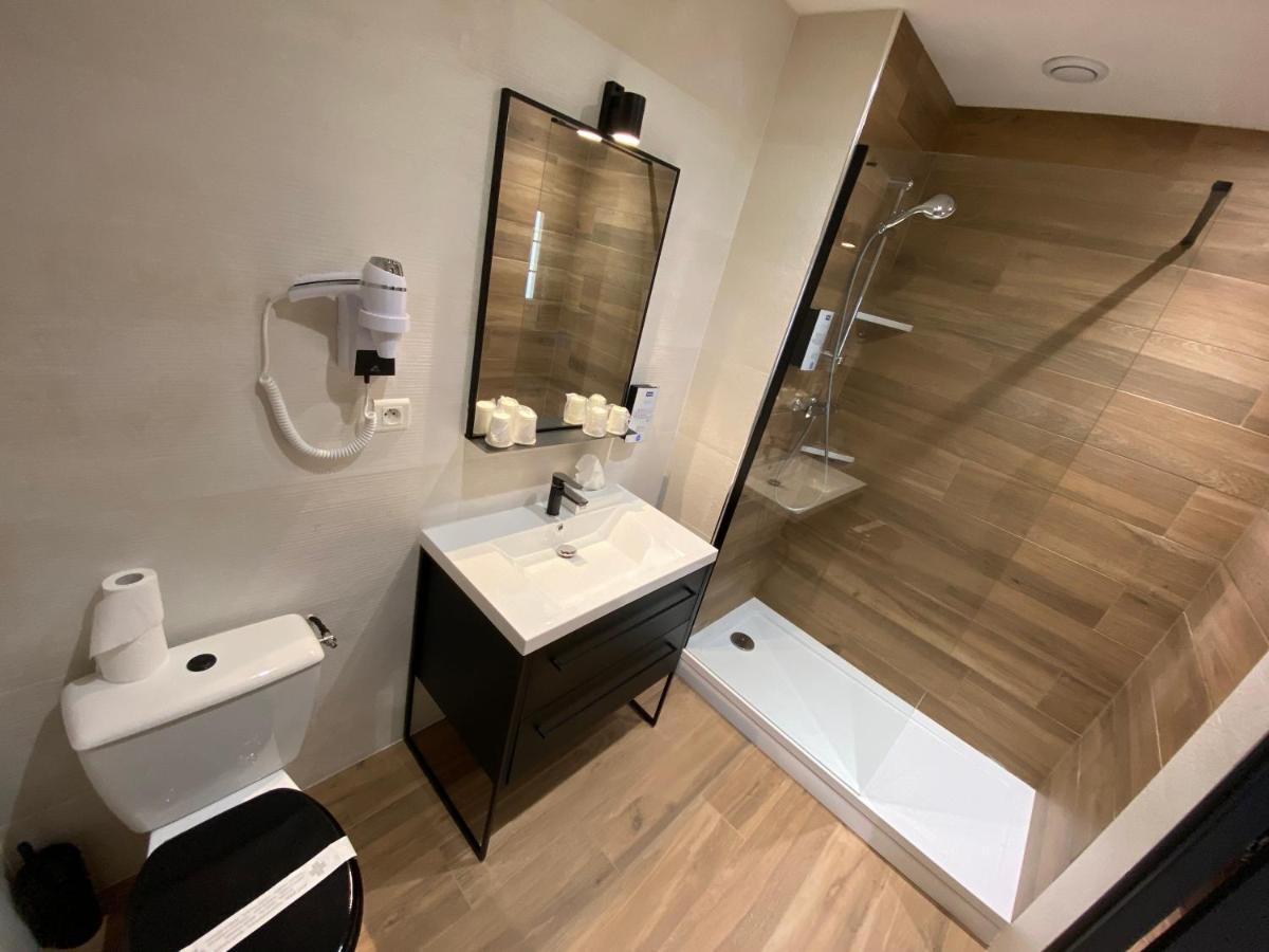 Quad Room - 1 Double Bed, 2 Single Beds