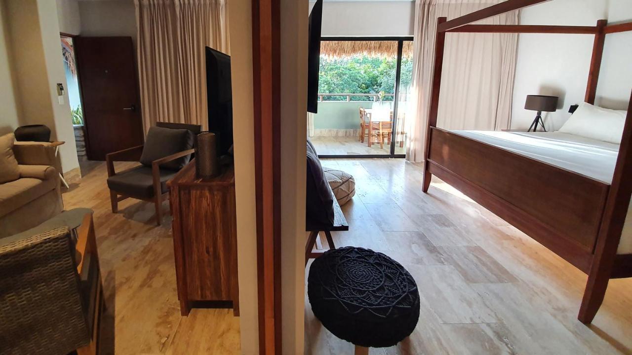 One-Bedroom King Suite Balcony 2