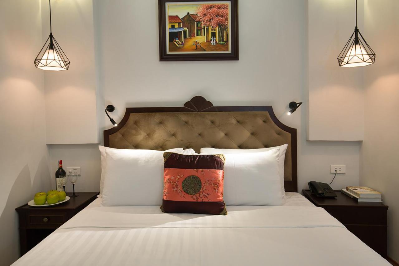 Standard Queen Room