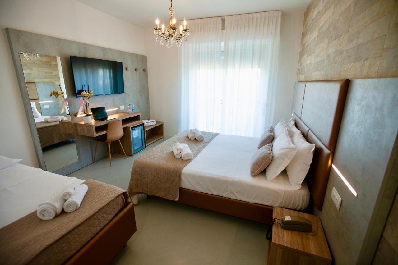 Deluxe Triple Room Sea View